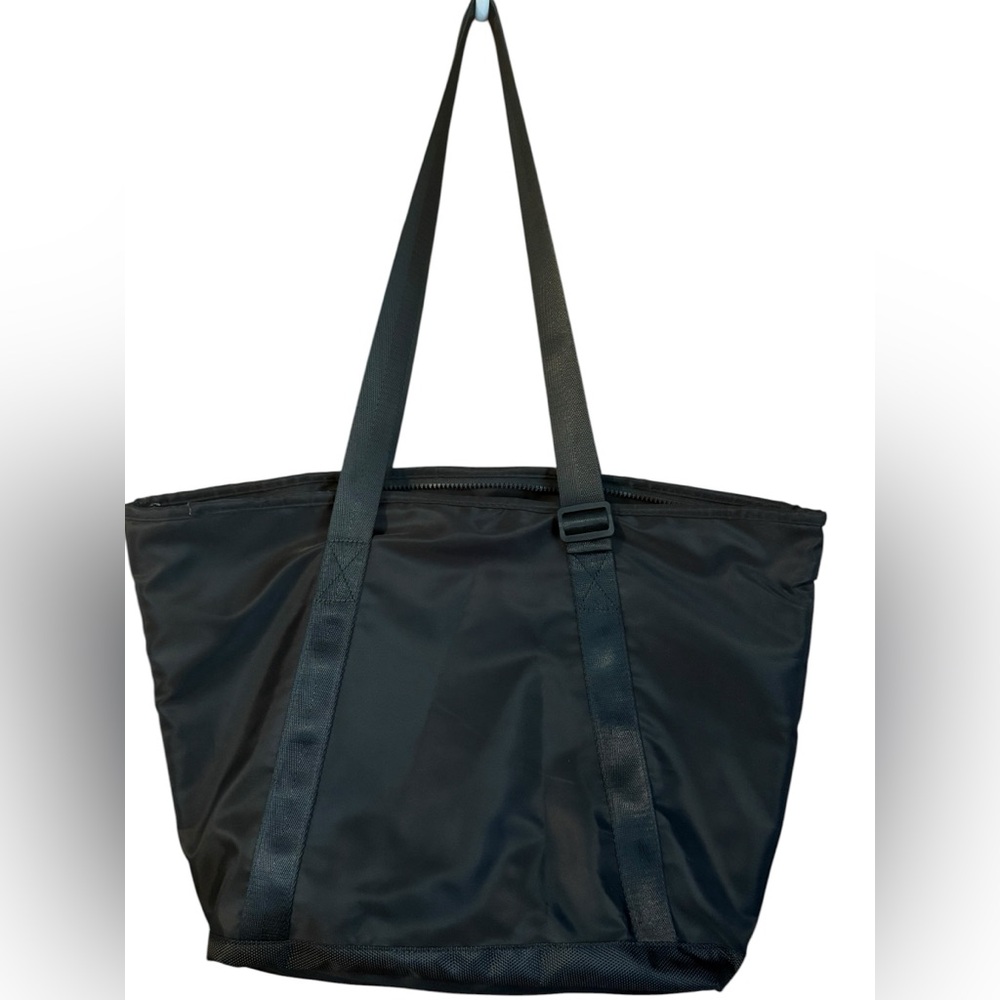 BearPaw Black Nylon Tote Bag with Front Drawstring Pocket Travel Work - Picture 3 of 11